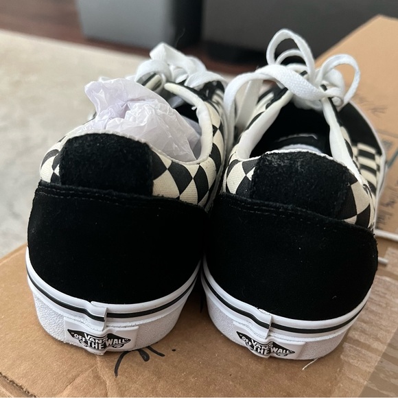 Women Van Shoes - Picture 2 of 5